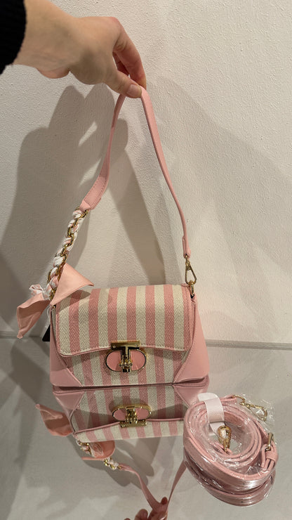 Tasche Sari